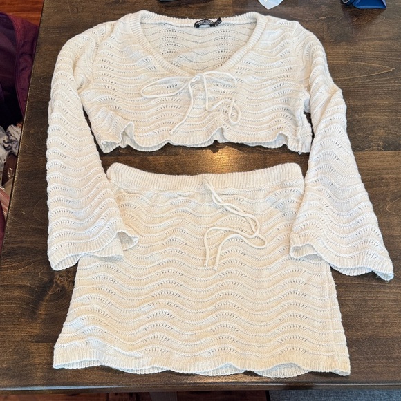 Nasty Gal Cream Knit Set with Wavy Pattern - Picture 1 of 4